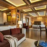 Chalet De Luxe Avec Piscine Privee Et Espace Bien-etre A 1850 - Fr-1-564-141 Courchevel